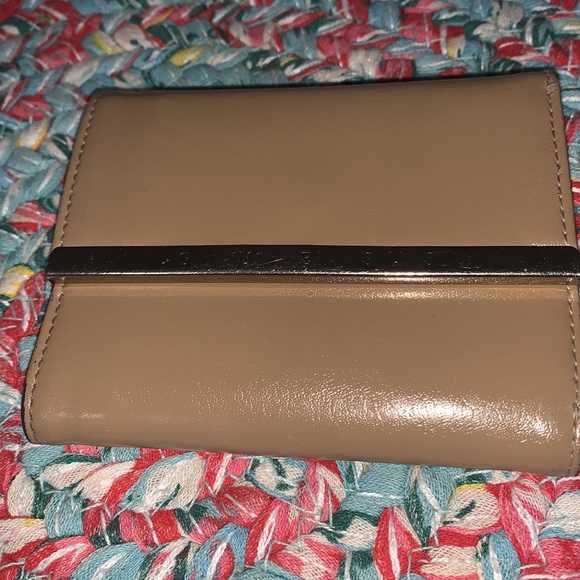 Guess Wallet (small) - Picture 2 of 10